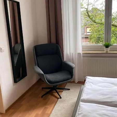 Modernes Nahe Messe Und Arena Duesseldorf Apartment Krefeld