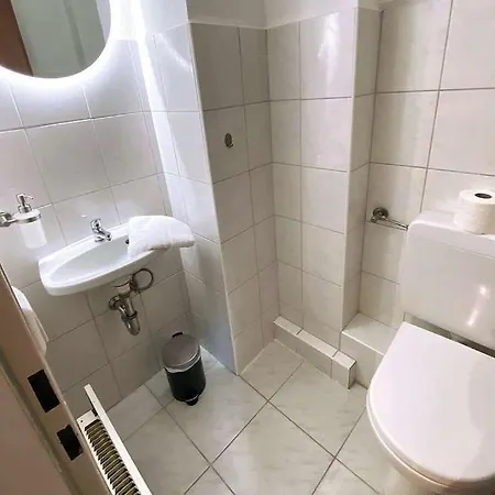 Modernes Nahe Messe Und Arena Duesseldorf