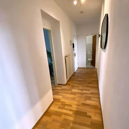 Modernes Nahe Messe Und Arena Duesseldorf