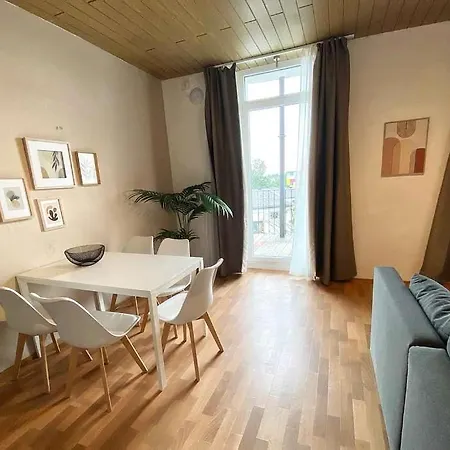 Modernes Nahe Messe Und Arena Duesseldorf