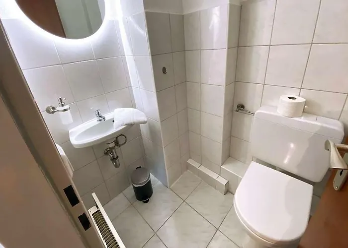 Modernes Nahe Messe Und Arena Duesseldorf