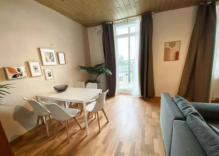 Modernes Nahe Messe Und Arena Duesseldorf